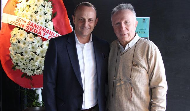 Prof. Dr. Erbay’dan Dostları ve Okurları İçin İmza Günü