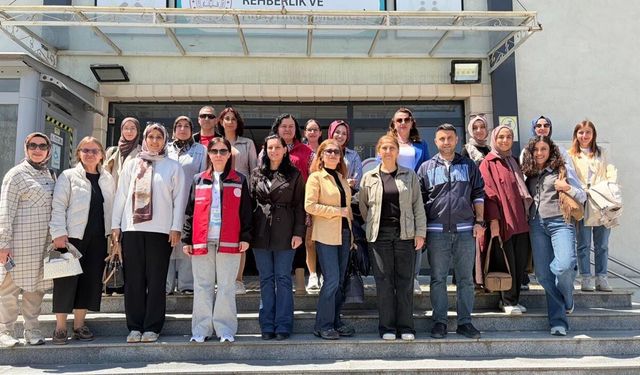 MEB AKUB Ekibi ve Gönüllü Öğretmenlere “Afetlerde Çocuk Hakları” Eğitimi