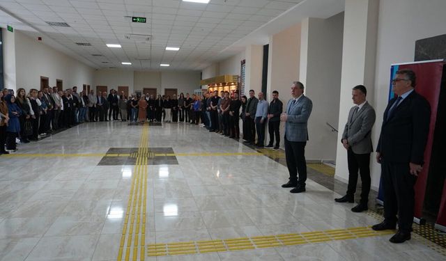 Yalova Üniversitesi Rektörü Personeliyle Bayramlaştı