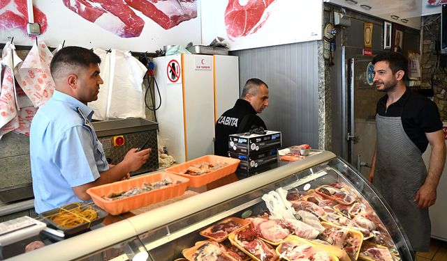 Yalova Zabıtasından Bayram Öncesi Tatlıcı ve Kasaplara Denetim