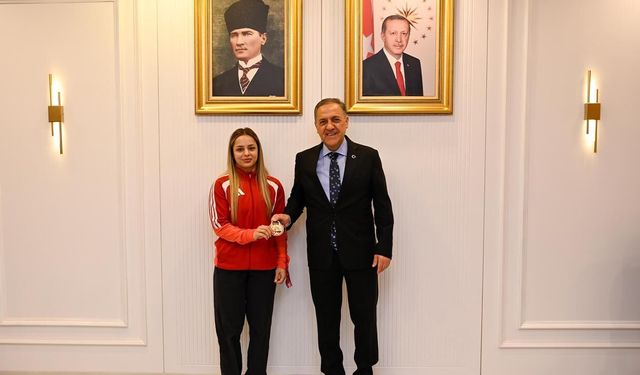 Avrupa Üçüncüsü Tuba, Vali Usta’nın Konuğu Oldu