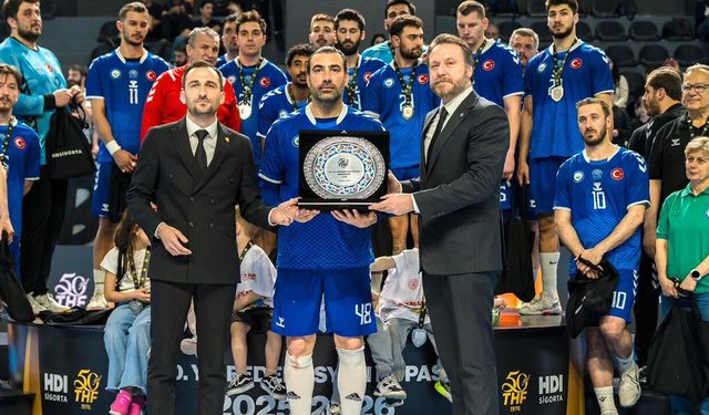 Gökay ve Arkadaşları Kupayı Kıl Payı Kaçırdı