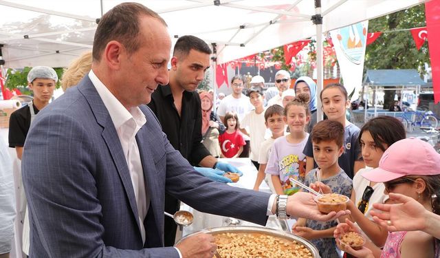 Çiftlikköy Belediyesi’nden Geleneksel Aşure İkramı