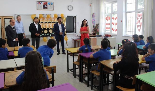 Çınarcık’ta Öğrenciler Karnelerini Aldı