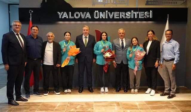 Dünya Şampiyonlarından Rektöre Ziyaret
