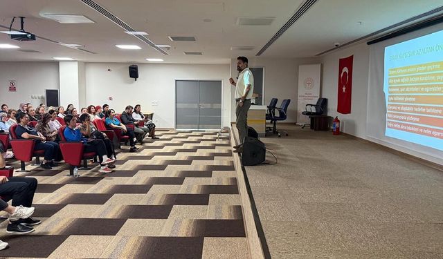 Ebeveynlere Sınav Kaygısı Eğitimi Verildi