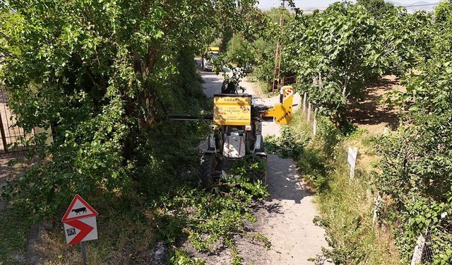 İl Özel İdaresi Köy Yollarında Hummalı Çalışma Yürütüyor