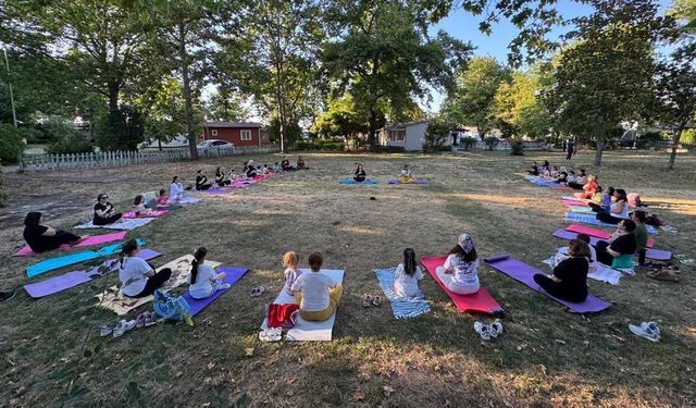 Yalova’da Anne ve Çocuklar Yogada Buluştu