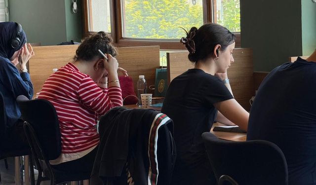 Yalovalı Gençler Sınav Maratonuna Kent Kütüphanesi’nde Hazırlanıyor