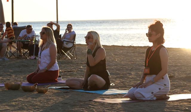 Çiftlikköy Sahili Yoga ile Şenlendi