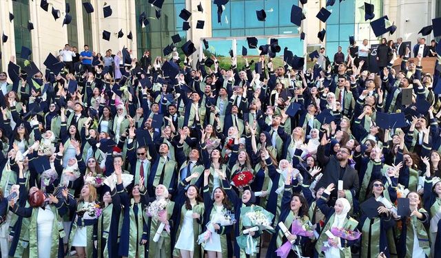 Yalova Üniversitesi Hukuk Fakültesi Mezunlarını Uğurladı