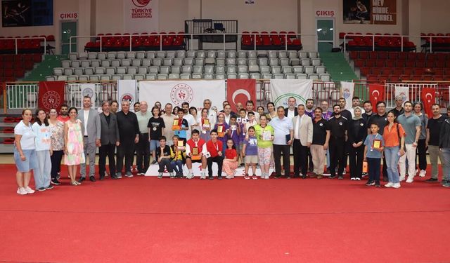 Hacı Saffet Çam Vakfı Satranç Turnuvası Nefes Kesti