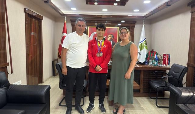 Başkan Çitil, Avrupa Üçüncüsü Nurettin Emin’i Ağırladı
