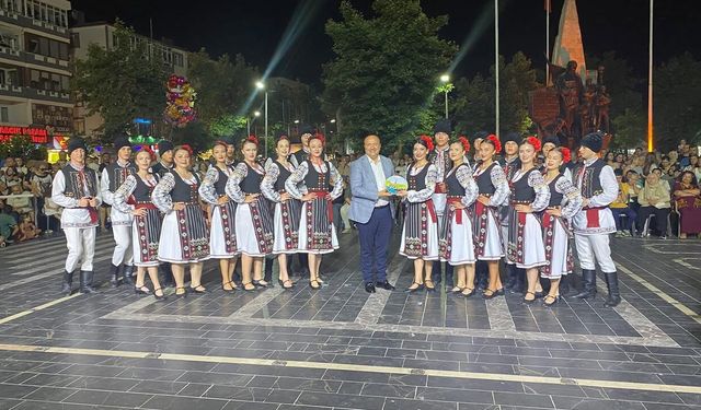 Halk Dansları Çınarcık’ı Büyüledi