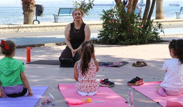 Çiftlikköy’de Çocuklar Güne Yogayla Başladı