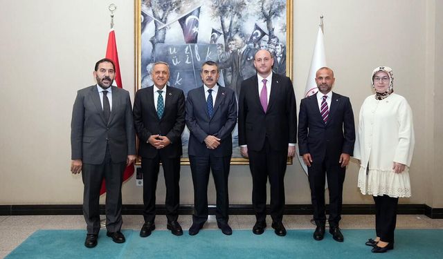 Yalova’daki Eğitim Yatırımları İçin Bakan Tekin’e Çıkarma