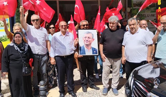 Armutlu'da Yaprak Dökümü! Yeni Parti'ye Katıldılar