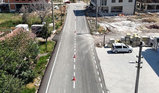 Çiftlikköy’de Yol Çizgisi ve Kasis Boyamaları Sürüyor
