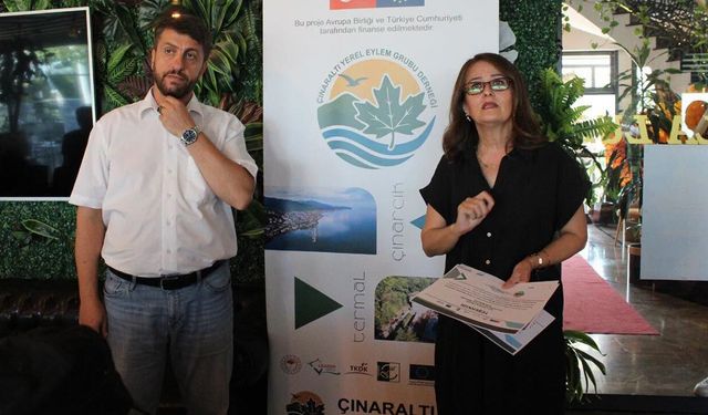Yalova'da Üreticilere Meyve Ağaçlarında Uygulamalı Budama Eğitimi