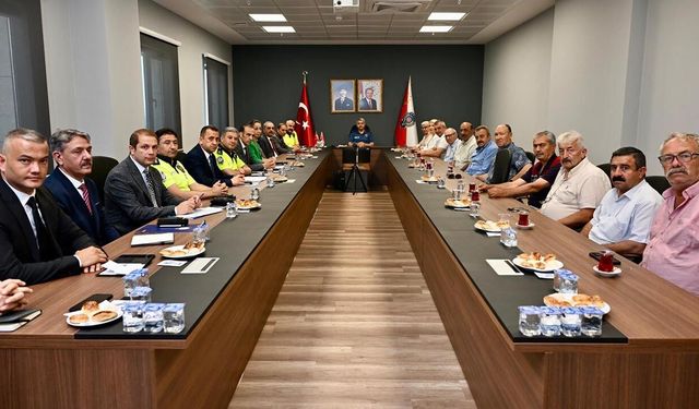 Yalova'da Muhtarlarla Güvenlik Ve Asayiş Toplantısı