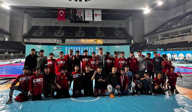 Canbay, Subaşılı Pehlivanları Tebrik Etti