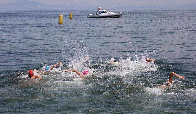 Yalova’da Dev Yüzme Yarışı