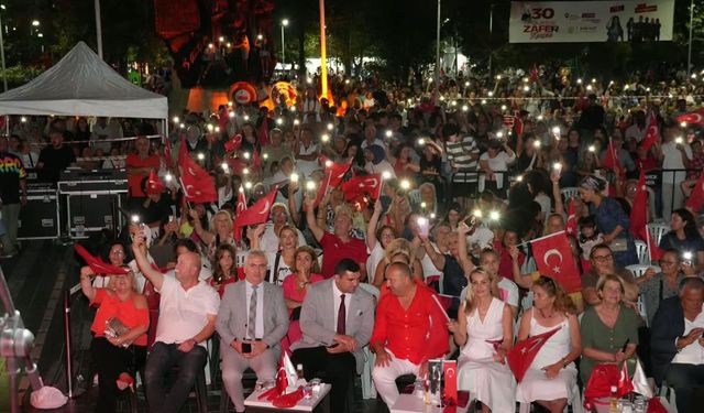 Çınarcık’ta Zafer Bayramı’nın 104. Yıl Dönümü Kutlandı.