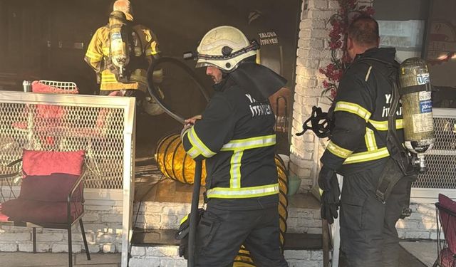 Yalova'da Peş Peşe Çıkan İki Yangın Kontrol Altına Alındı