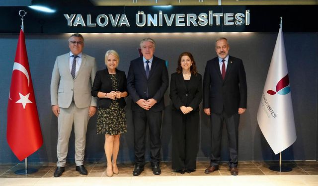 Yalova Üniversitesi’nde Devir Teslim
