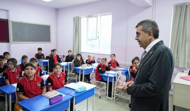 Bakan Tekin’den Yalova’da Okul Ziyareti