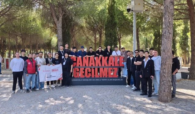 Çiftlikköy Gençleri Çanakkale’de Şehitleri Andı