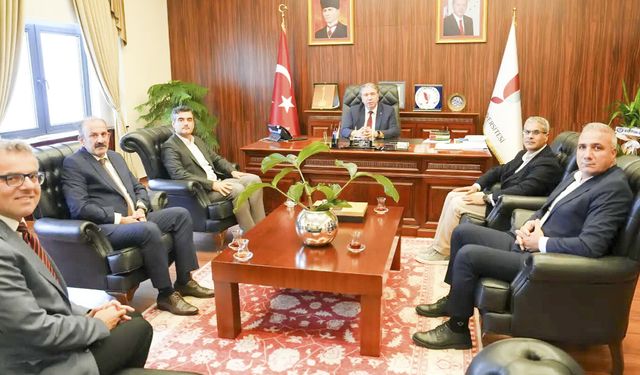 Eğitim-Bir-Sen’den Rektör Bahçekapılı’ya Hayırlı Olsun Ziyareti