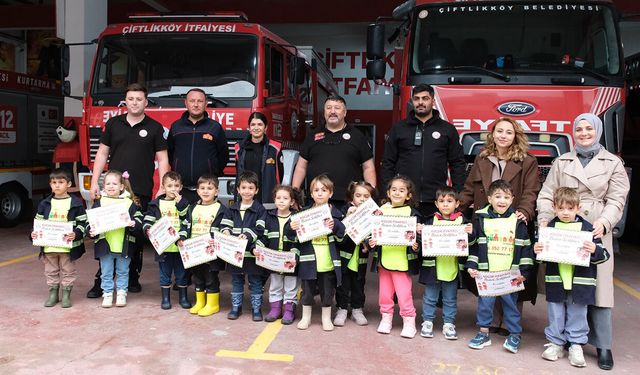 Minik Öğrenciler Çiftlikköy İtfaiyesi’nde