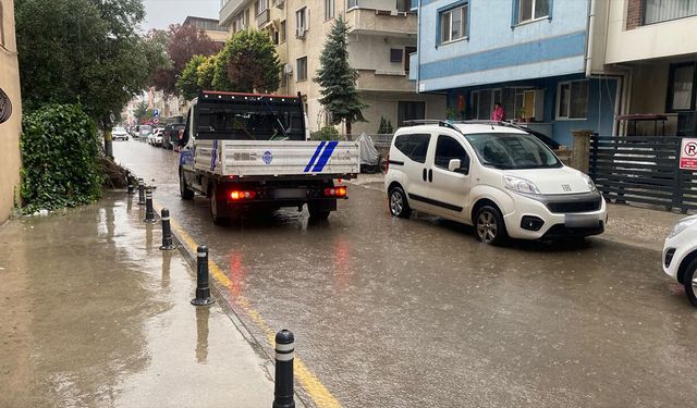 Yalova’da Sağanak Sonrası Yollar Göle Döndü