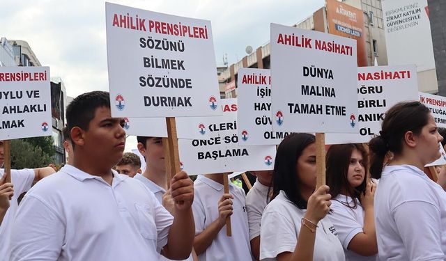Yalova’da İlk Kadın Ahi Şedini Kuşandı