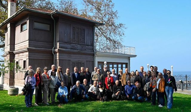 Vali Usta, 1988 Dönem Arkadaşlarını Yalova’da Ağırladı