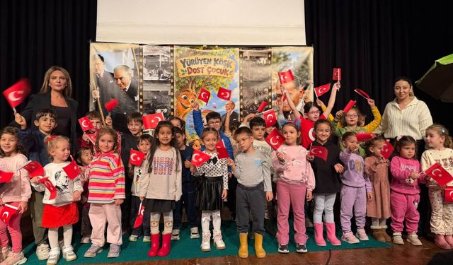 Yalova’da Çocuklar Cumhuriyet Bayramı’nı Tiyatroyla Kutladı