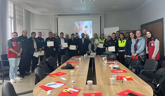 Yalova’da Afet ve Acil Durumlarda Psikolojik İlk Yardım Eğitimi Düzenlendi