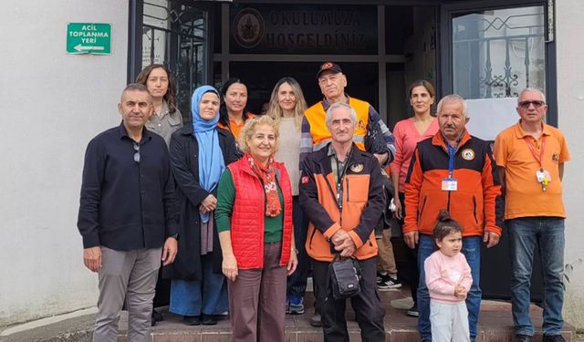 Yalova’da İlkokulda Deprem Tatbikatı Gerçekleştirildi