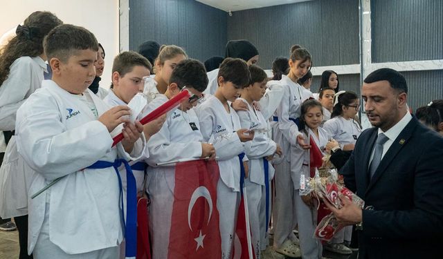 Yeni Parti Çiftlikköy’den Cumhuriyet Bayramı’na Özel Hediye