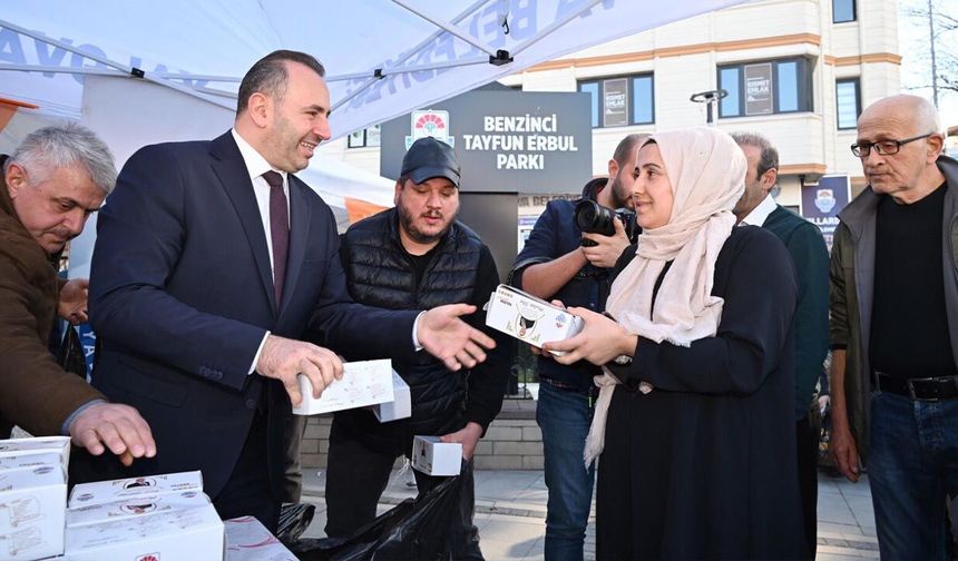 Başkan Tutuk, Kandil Simidi Ve Lokum İkramında Bulundu