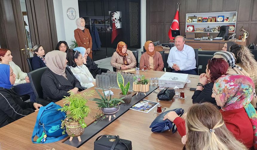 Başkan Temel MHP’li Kadınları Ağırladı
