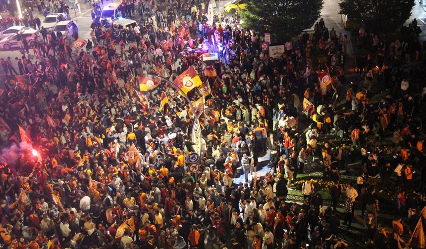 Galatasaraylılar Şampiyonluğu Coşkuyla Kutladı