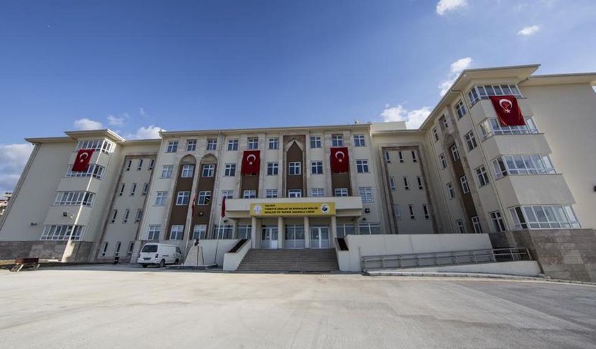“Serasız Eğitim, Belgelenmemiş Satış” Tepki Çekiyor