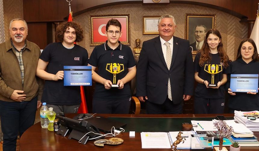 YDROBOTIX Takımı’ndan Uluslararası Başarı: Başkan Gürel’den Destek!