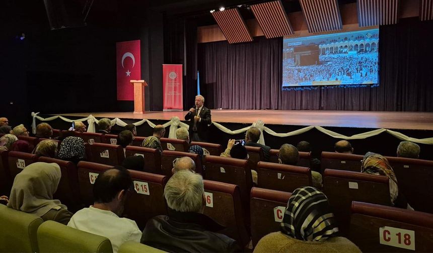 Yalova’da 2025 Yılı Hac Seminerleri Gerçekleştirildi