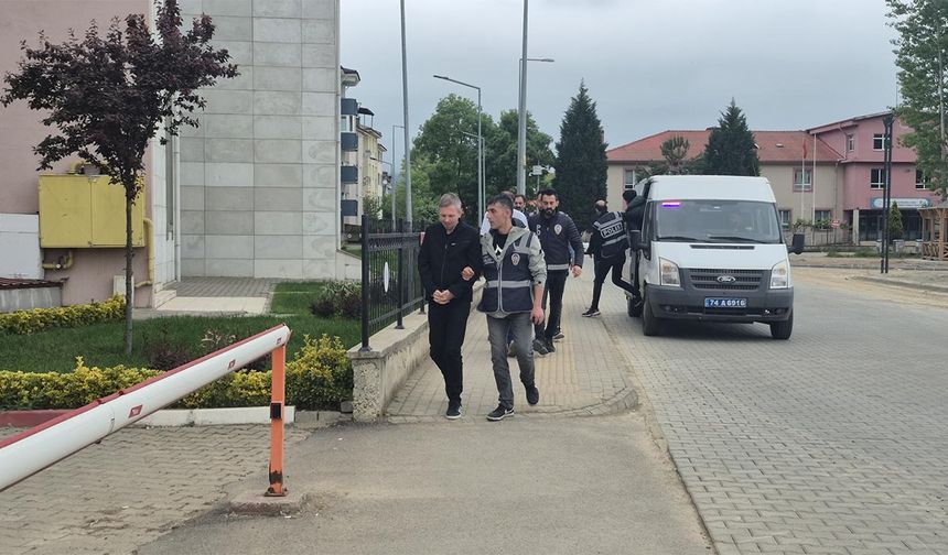 İstanbul ve Yalova'da Yapılan Operasyonlarla 6 Kişilik Dolandırıcılık Çetesi Çökertildi