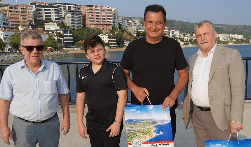 Acun Ilıcalı’dan Armutlu’ya Ziyaret