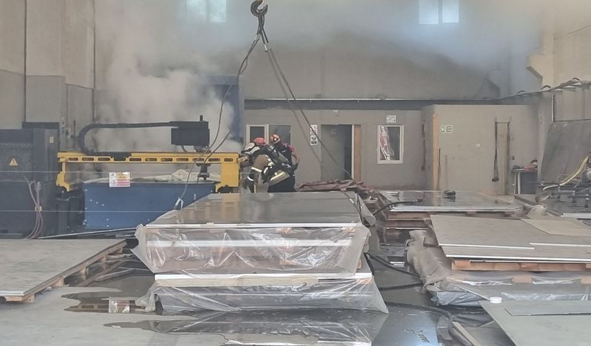 AFAD’dan Taşköprü Sanayi Sitesi’ndeki Metal Yangınına Anında Müdahale!