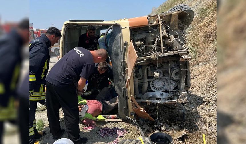 Freni Boşalan Araç 10 Metreden Yuvarlandı: 1 Ölü, 12 Yaralı